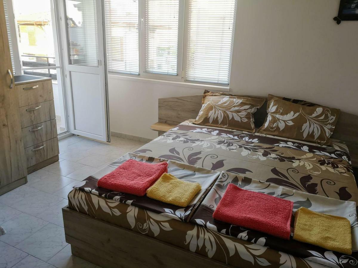 Guestrooms Stoyanovi تشيرنوموريتس المظهر الخارجي الصورة